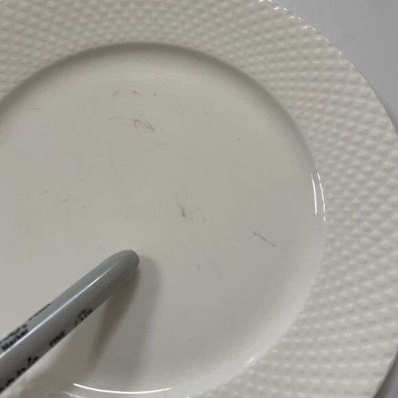 Mikasa Bone China Huntington Set of 4 Salad Plates 8 1/4" White Dishes - Picture 6 of 10